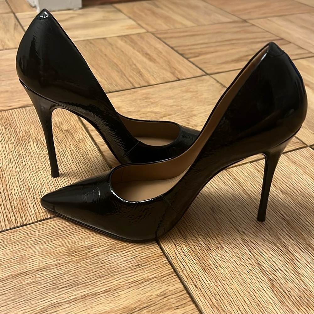 BCBG Nova Pump